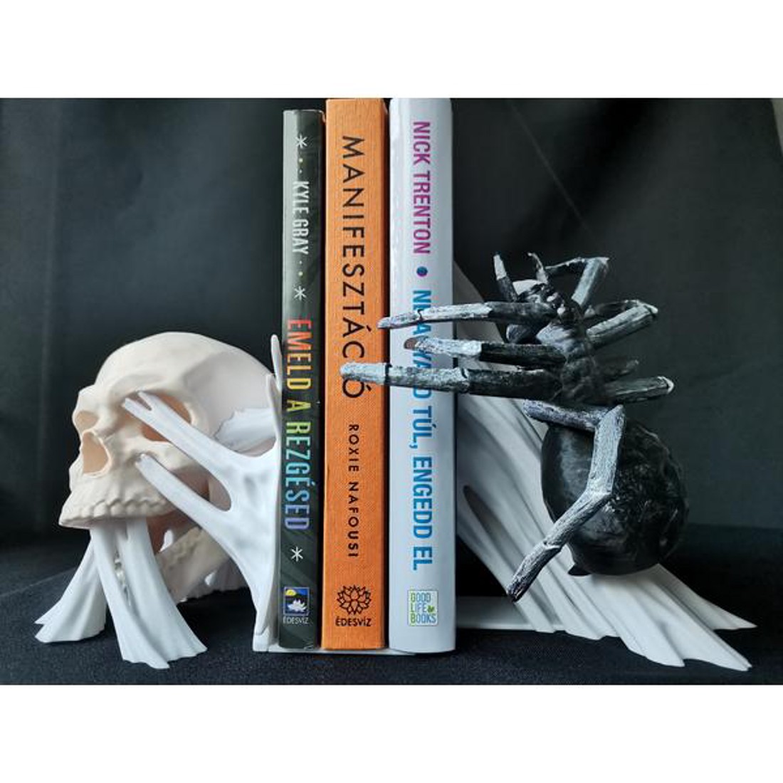 3D Nyomtatott Pókos - Koponyás Könyvtámasz - otthon & életmód - tárolás & rendszerezés - Meska.hu 3D Nyomtatott Pókos - Koponyás Könyvtámasz - otthon & életmód - tárolás & rendszerezés - Meska.hu