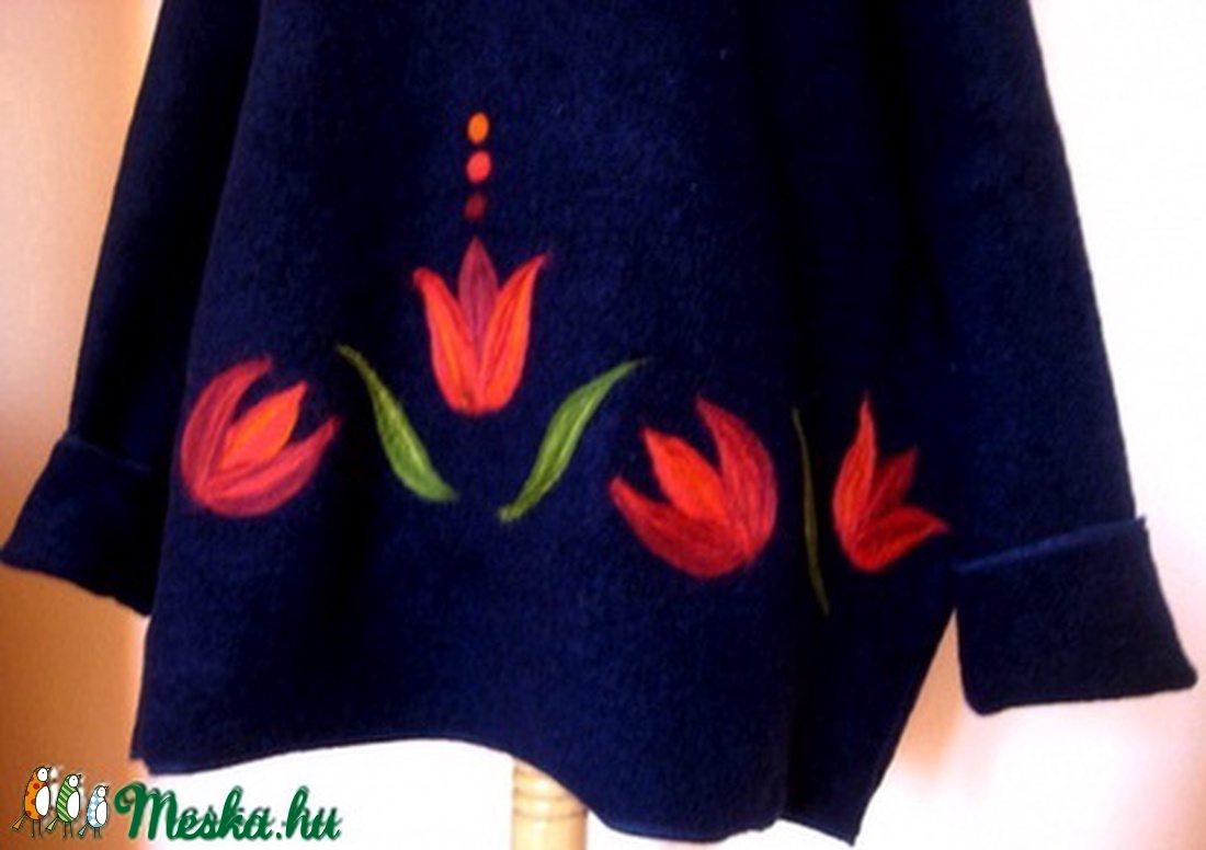 Tiame sötét kék manó kapucnis poncsópulcsi  tulipán motívummal mirape részére rendelésre -  - Meska.hu