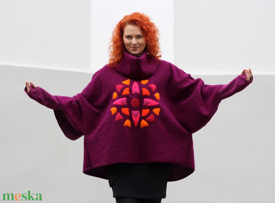Püspöklila mandala mintás gyapjú poncsó csuklóvédővel KottaDido részére - ruha & divat - női ruha - poncsó - Meska.hu Püspöklila mandala mintás gyapjú poncsó csuklóvédővel KottaDido részére - ruha & divat - női ruha - poncsó - Meska.hu