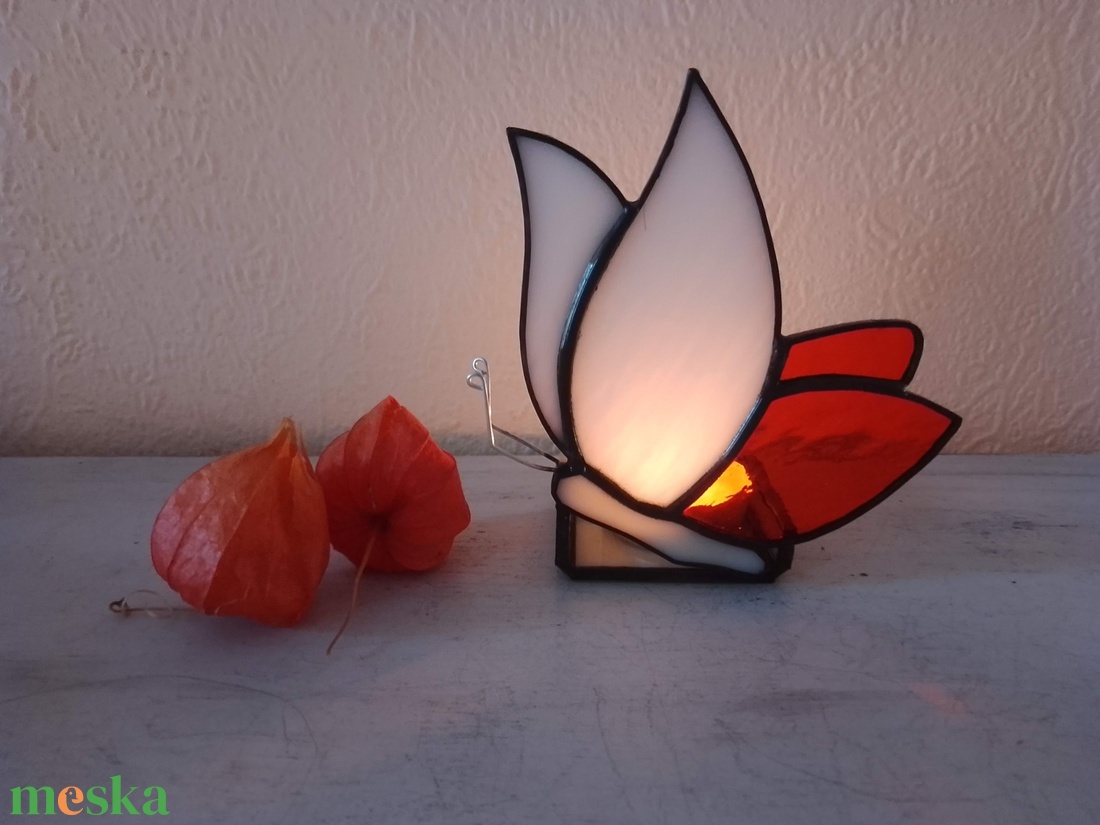 Egy PILLANGÓ, amely a fényben születik.....TIFFANY MÉCSESTARTÓ - otthon & életmód - gyertya, illat, aroma - mécses és mécsestartó - Meska.hu Egy PILLANGÓ, amely a fényben születik.....TIFFANY MÉCSESTARTÓ - otthon & életmód - gyertya, illat, aroma - mécses és mécsestartó - Meska.hu