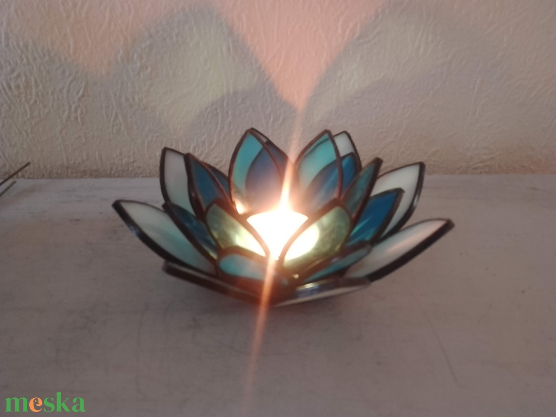 Tiszta fény, harmónia - LÓTUSZVIRÁG tiffany mécsestartó, spirituális ajándék, meditációhoz, jógához. - otthon & életmód - gyertya, illat, aroma - mécses és mécsestartó - Meska.hu Tiszta fény, harmónia - LÓTUSZVIRÁG tiffany mécsestartó, spirituális ajándék, meditációhoz, jógához. - otthon & életmód - gyertya, illat, aroma - mécses és mécsestartó - Meska.hu
