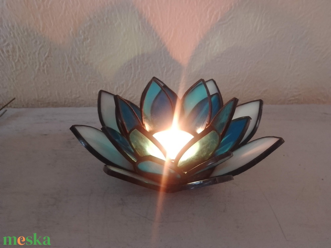 Tiszta fény, harmónia - LÓTUSZVIRÁG tiffany mécsestartó, spirituális ajándék, meditációhoz, jógához. - otthon & életmód - gyertya, illat, aroma - mécses és mécsestartó - Meska.hu Tiszta fény, harmónia - LÓTUSZVIRÁG tiffany mécsestartó, spirituális ajándék, meditációhoz, jógához. - otthon & életmód - gyertya, illat, aroma - mécses és mécsestartó - Meska.hu