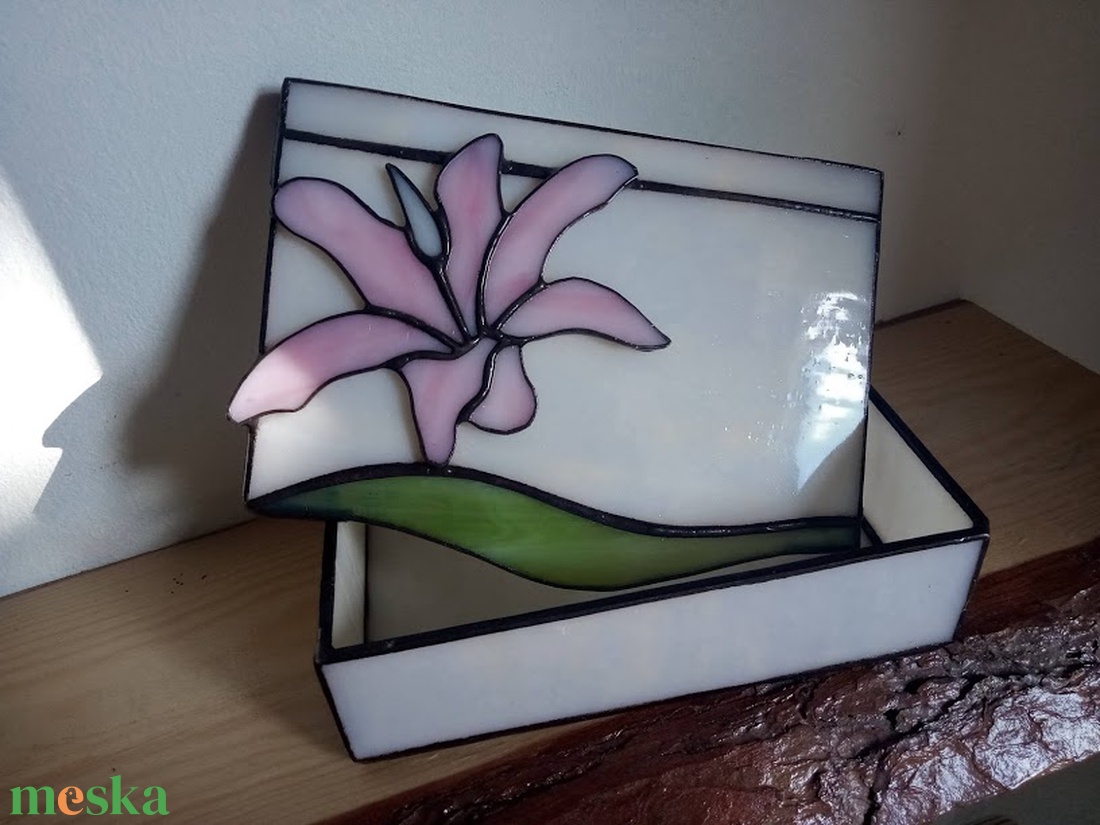 Liliomos Tiffany doboz - finomság kézzel formázva - ékszer - ékszertartó - ékszerdoboz - Meska.hu Liliomos Tiffany doboz - finomság kézzel formázva - ékszer - ékszertartó - ékszerdoboz - Meska.hu