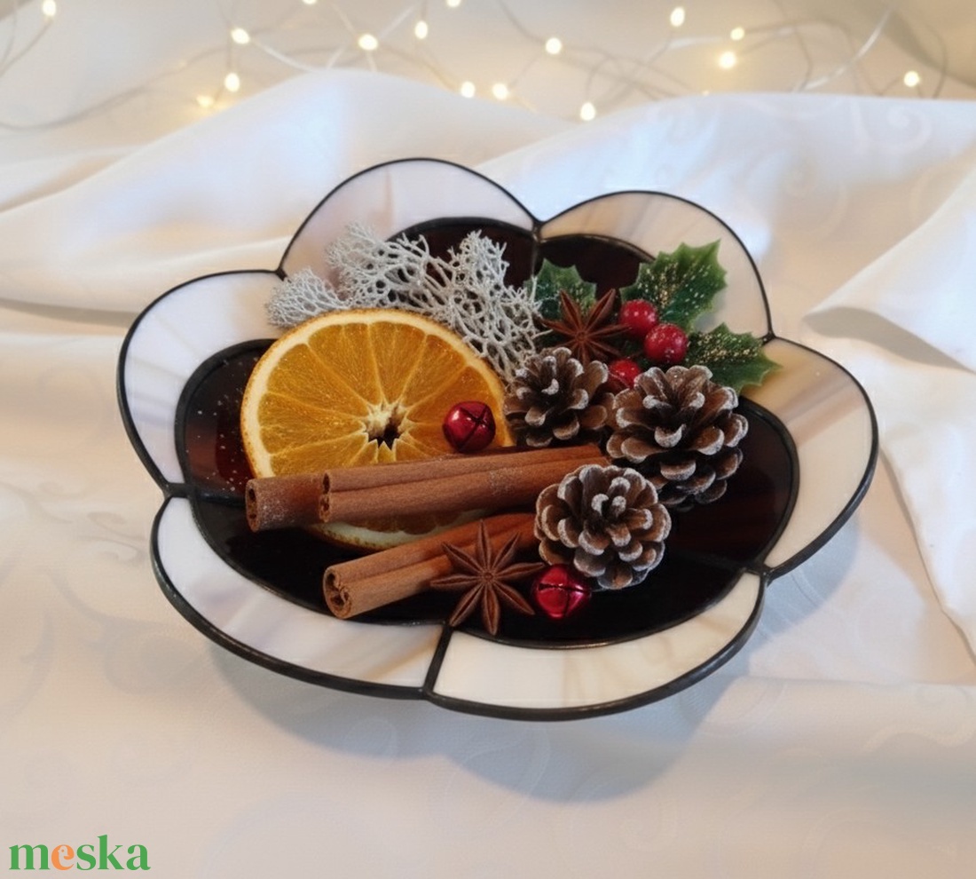 Tiffany dísztányér - egy csipet luxus a mindennapokban - otthon & életmód - dekoráció - asztal és polc dekoráció - dekorációs tál, tartó - Meska.hu Tiffany dísztányér - egy csipet luxus a mindennapokban - otthon & életmód - dekoráció - asztal és polc dekoráció - dekorációs tál, tartó - Meska.hu