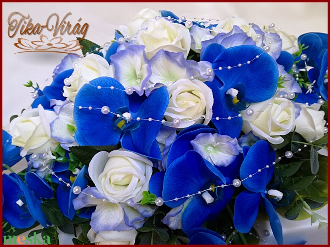 Kék-orchideás- fehér rózsákkal örök-asztaldísz  - esküvő - dekoráció - asztaldísz - Meska.hu