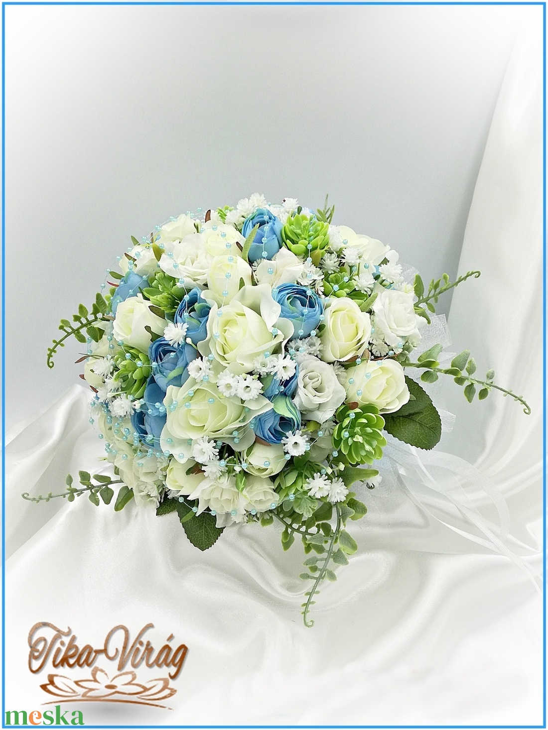 Fehér rózsás-kék boglárkás örök-csokor + kitűzővel - esküvő - menyasszonyi- és dobócsokor - Meska.hu