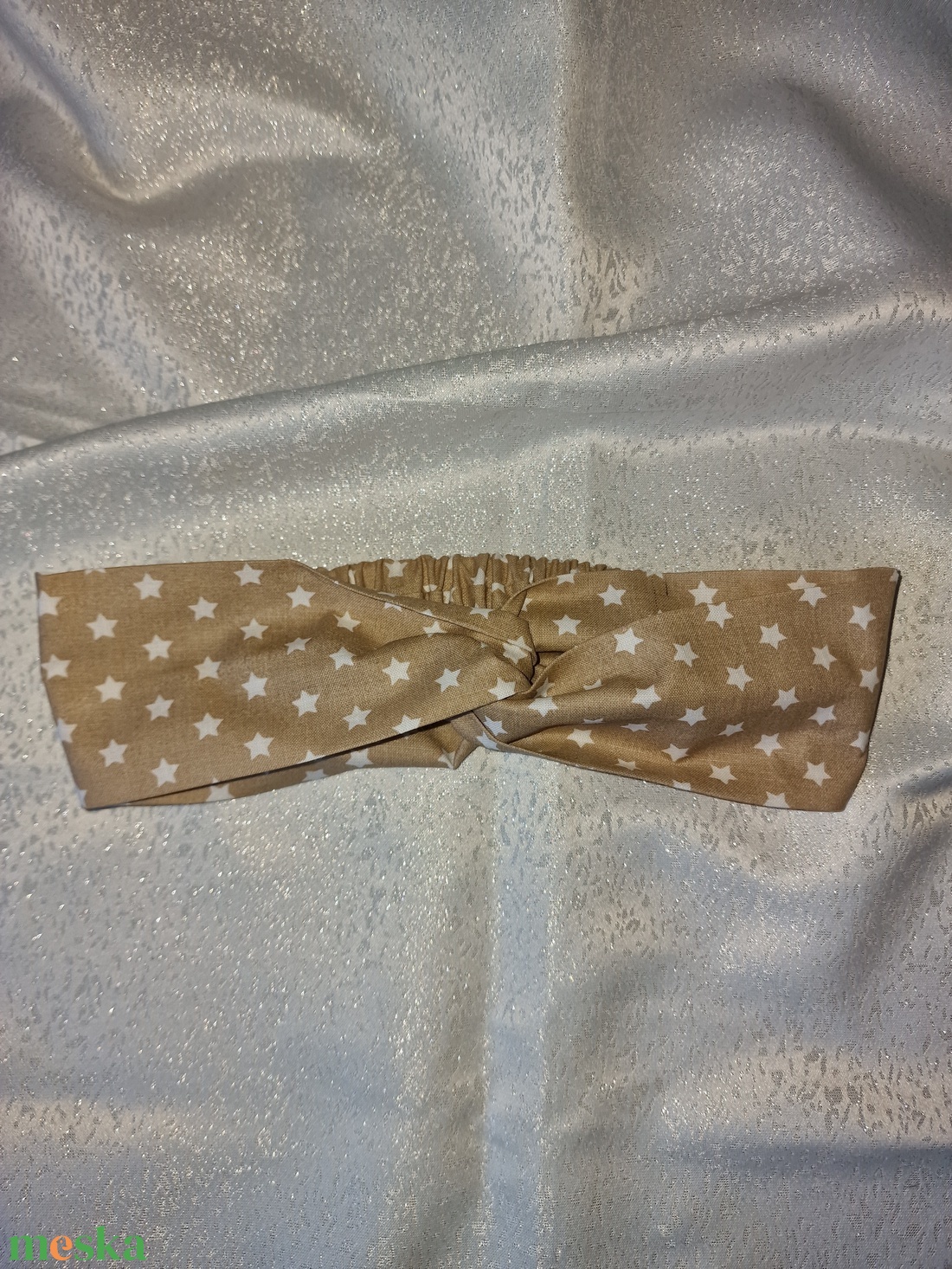 Csillagmintás, drapp csavart hajpánt  - ruha & divat - hajdísz & hajcsat - hajráf & hajpánt - Meska.hu