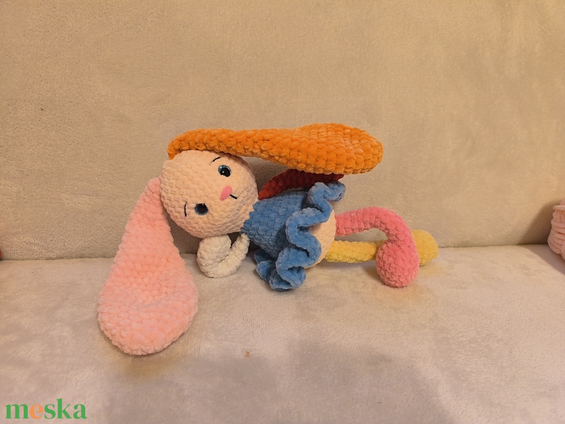 Színes Horgolt Nyuszi - játék & sport - plüssállat & játékfigura - nyuszi - Meska.hu