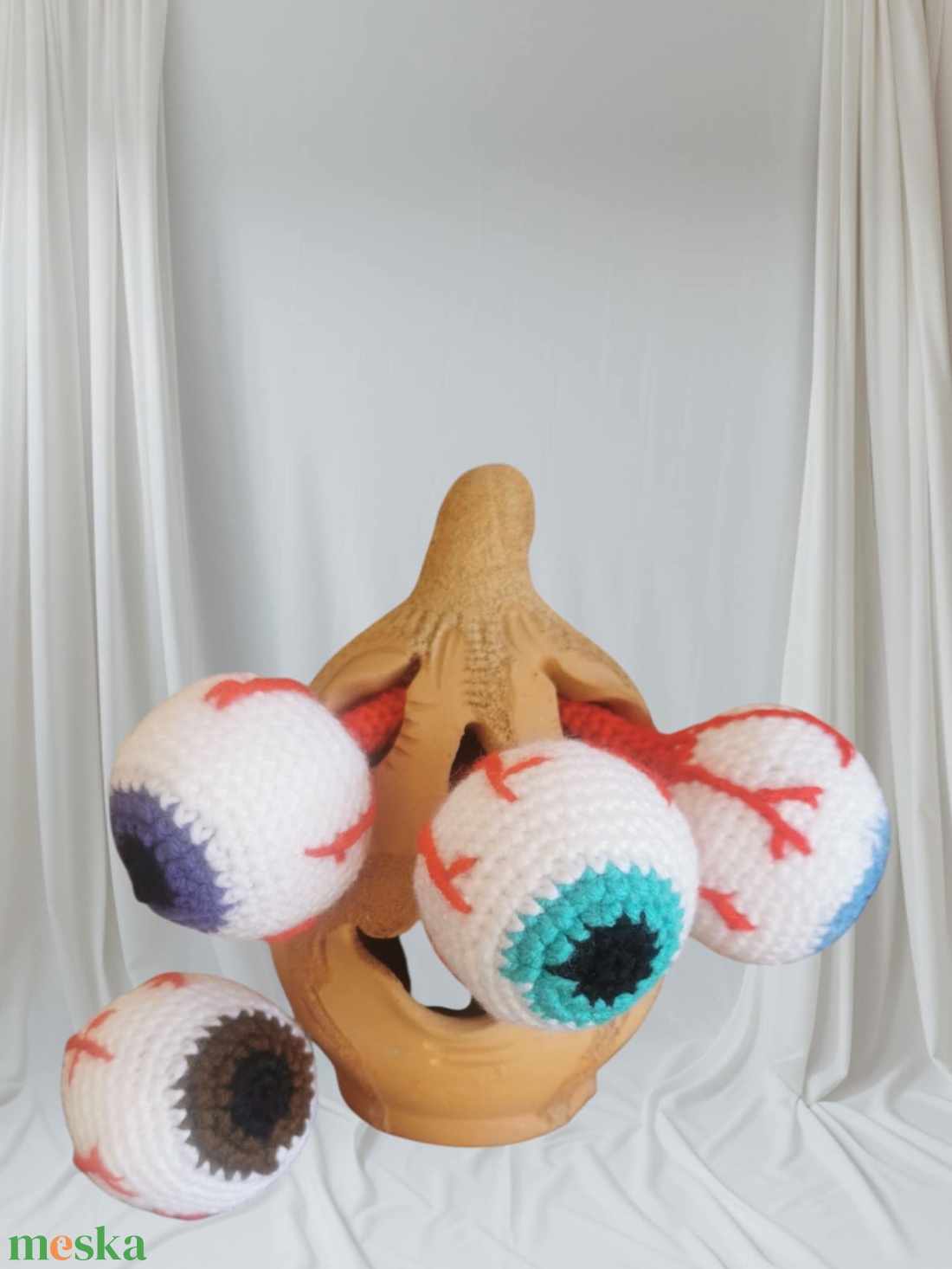 Horgolt szemgolyók - kellékek & szerszámok - dekorációs kellékek - egyéb kellékek - Meska.hu