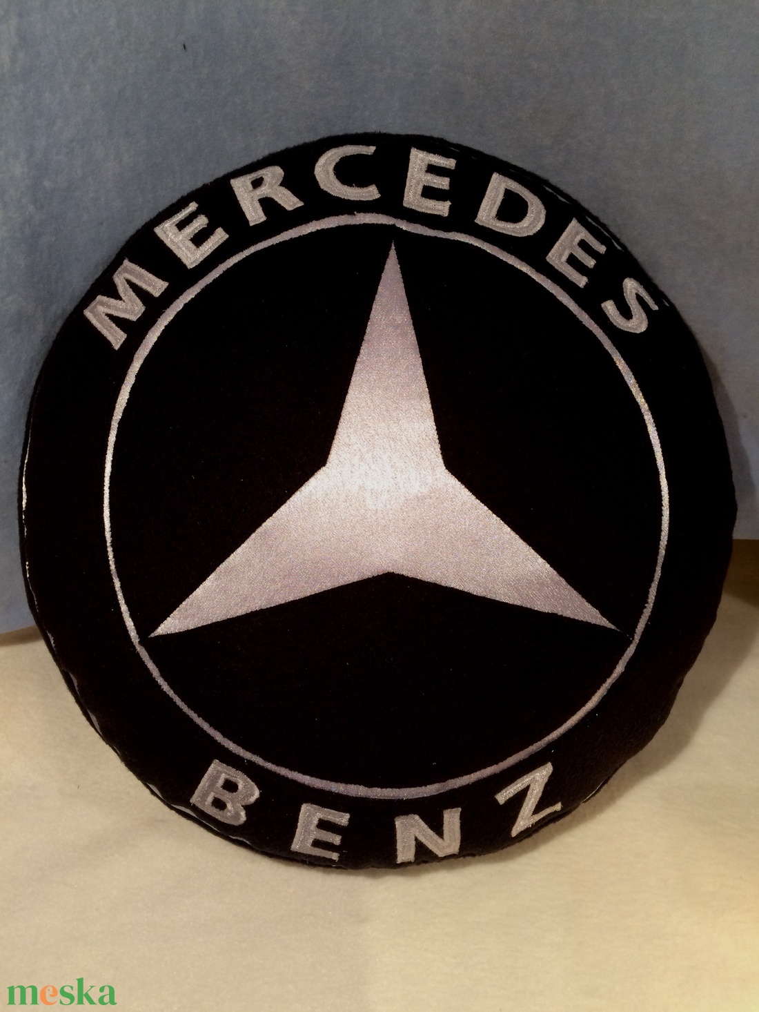 Mercedes Benz logó párna - otthon & életmód - lakástextil - párna & párnahuzat - Meska.hu Mercedes Benz logó párna - otthon & életmód - lakástextil - párna & párnahuzat - Meska.hu