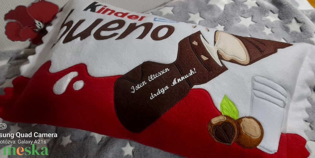 Kinder bueno párna - otthon & életmód - babaszoba, gyerekszoba - gyerek díszpárna - Meska.hu