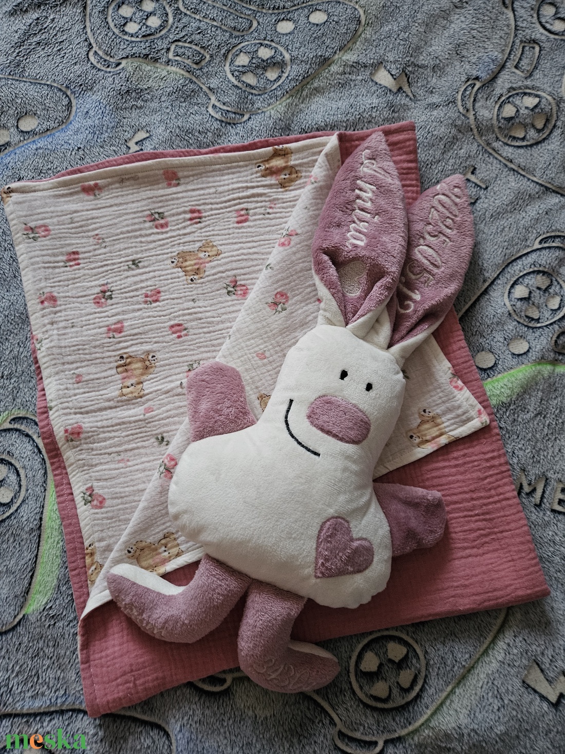 Nyuszi és takaró szett - játék & sport - babalátogató ajándékcsomag - Meska.hu