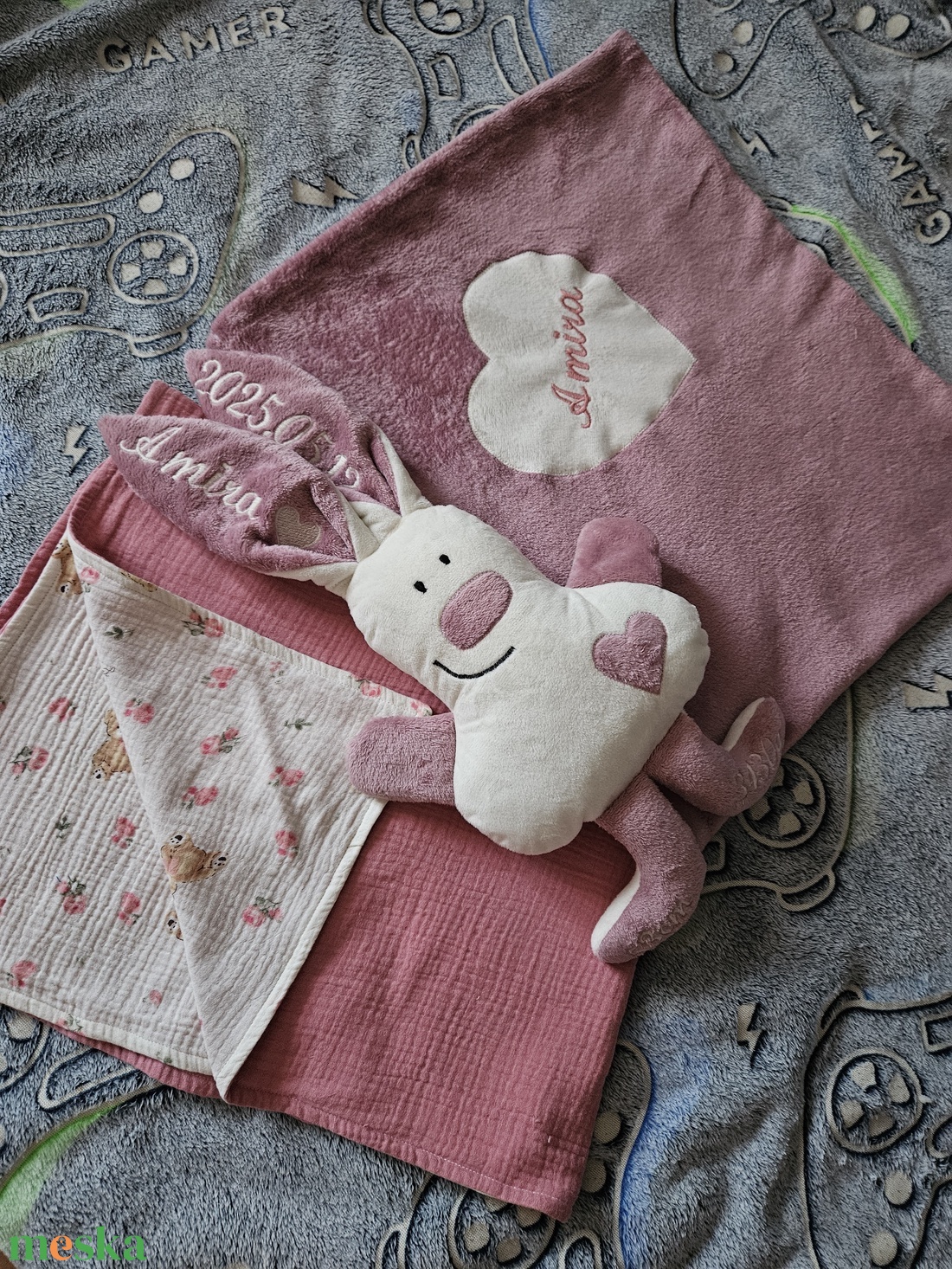 Nyuszi és takaró szett - játék & sport - babalátogató ajándékcsomag - Meska.hu