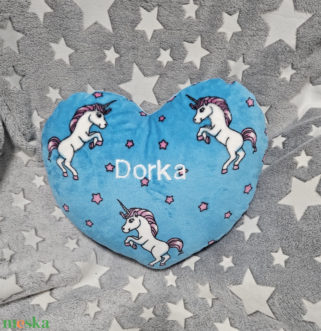 Unikornis szívalaku párna névvel is  - otthon & életmód - lakástextil - párna & párnahuzat - forma párna - Meska.hu