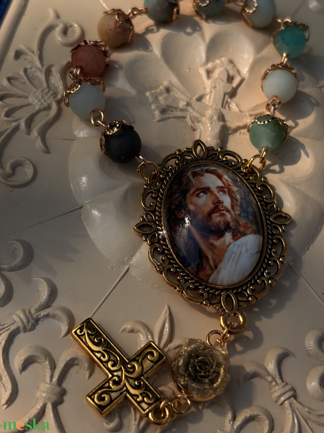 Jézust ábrázoló egytizedes olvasó amazonit ásványgyöngyökből - otthon & életmód - vallás - lánc & füzér - Meska.hu
