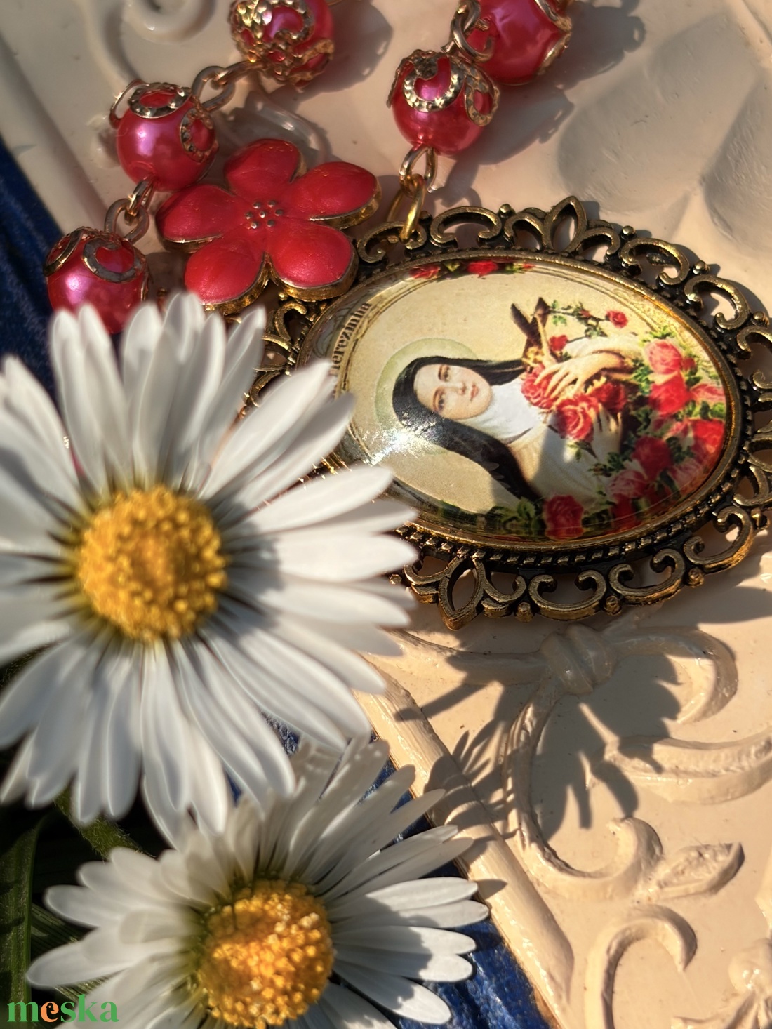 Lisieux-i Szent Teréz egytizedes, rózsaszín-sárga gyöngyökkel  - otthon & életmód - vallás - lánc & füzér - Meska.hu