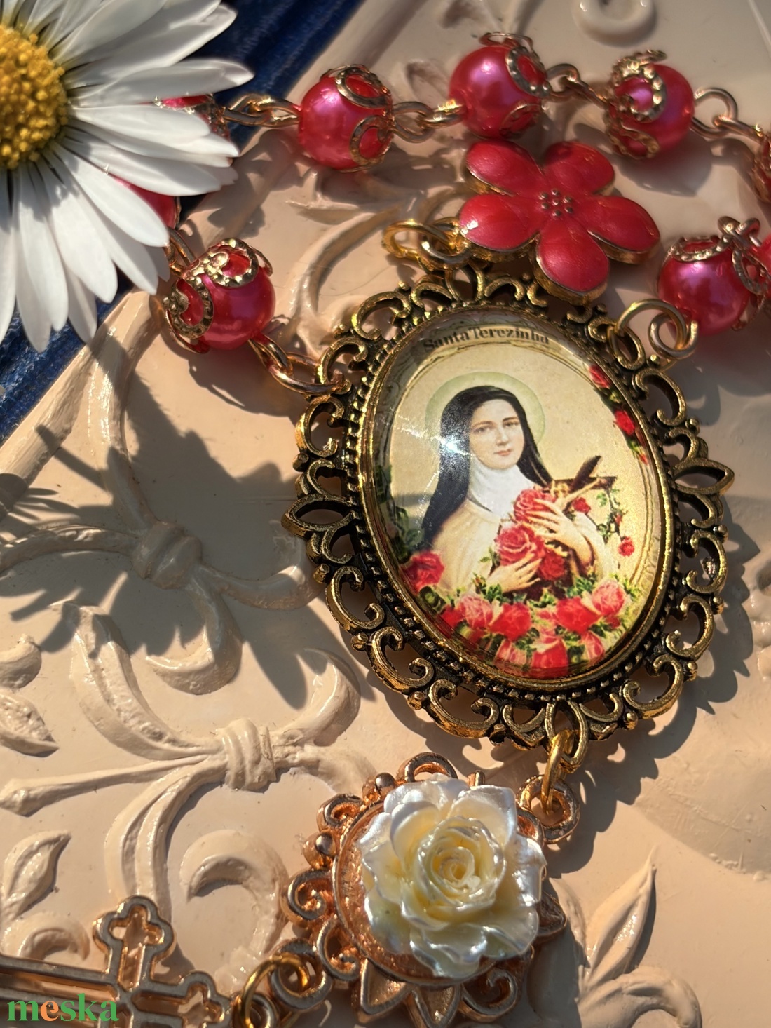 Lisieux-i Szent Teréz egytizedes, rózsaszín-sárga gyöngyökkel  - otthon & életmód - vallás - lánc & füzér - Meska.hu