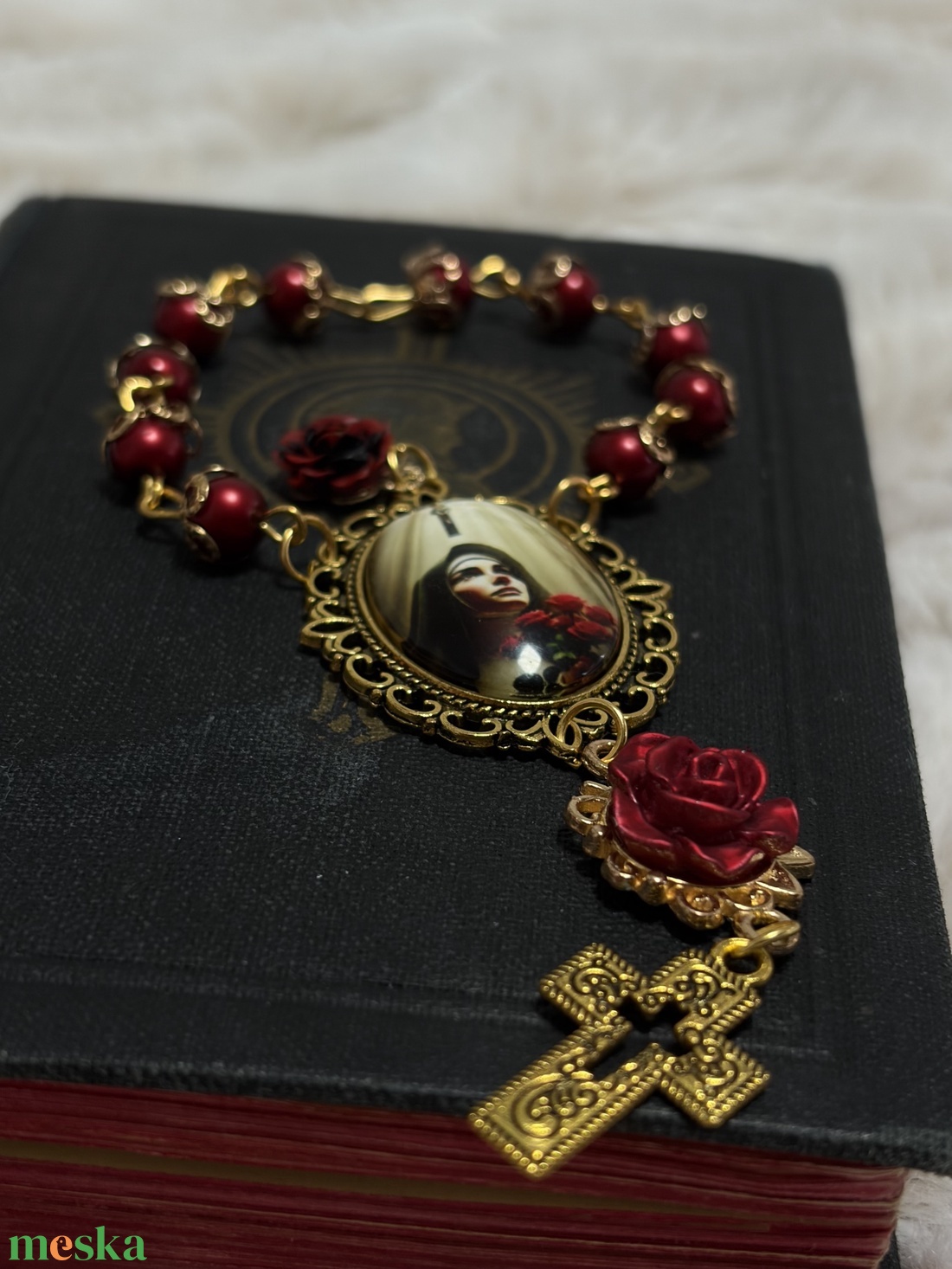 Lisieux-i Szent Teréz egytizedes rózsafüzér, bordó gyöngyökkel  - otthon & életmód - vallás - lánc & füzér - Meska.hu