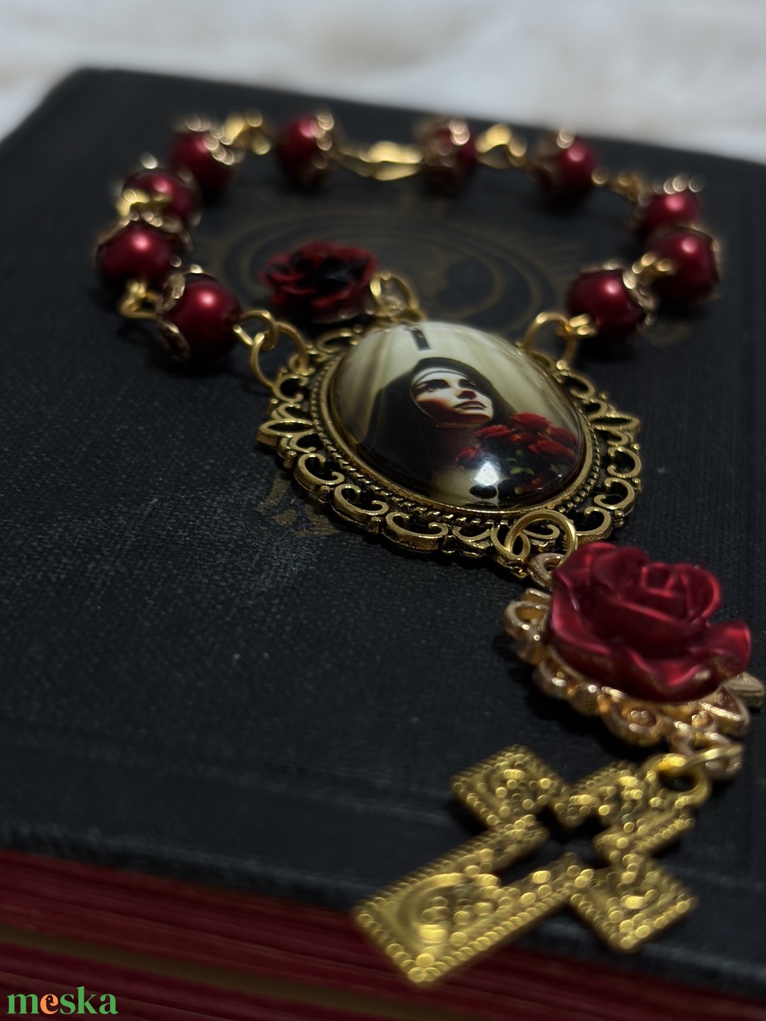 Lisieux-i Szent Teréz egytizedes rózsafüzér, bordó gyöngyökkel  - otthon & életmód - vallás - lánc & füzér - Meska.hu