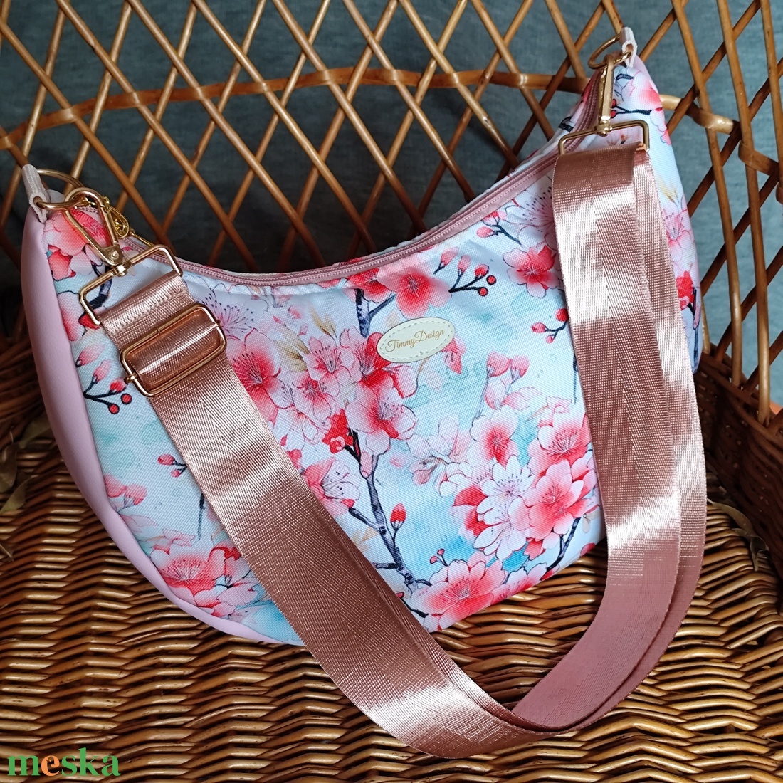 Cseresznyevirágos banántáska kicsit nagyobb - táska & tok - kézitáska & válltáska - vállon átvethető táska - Meska.hu