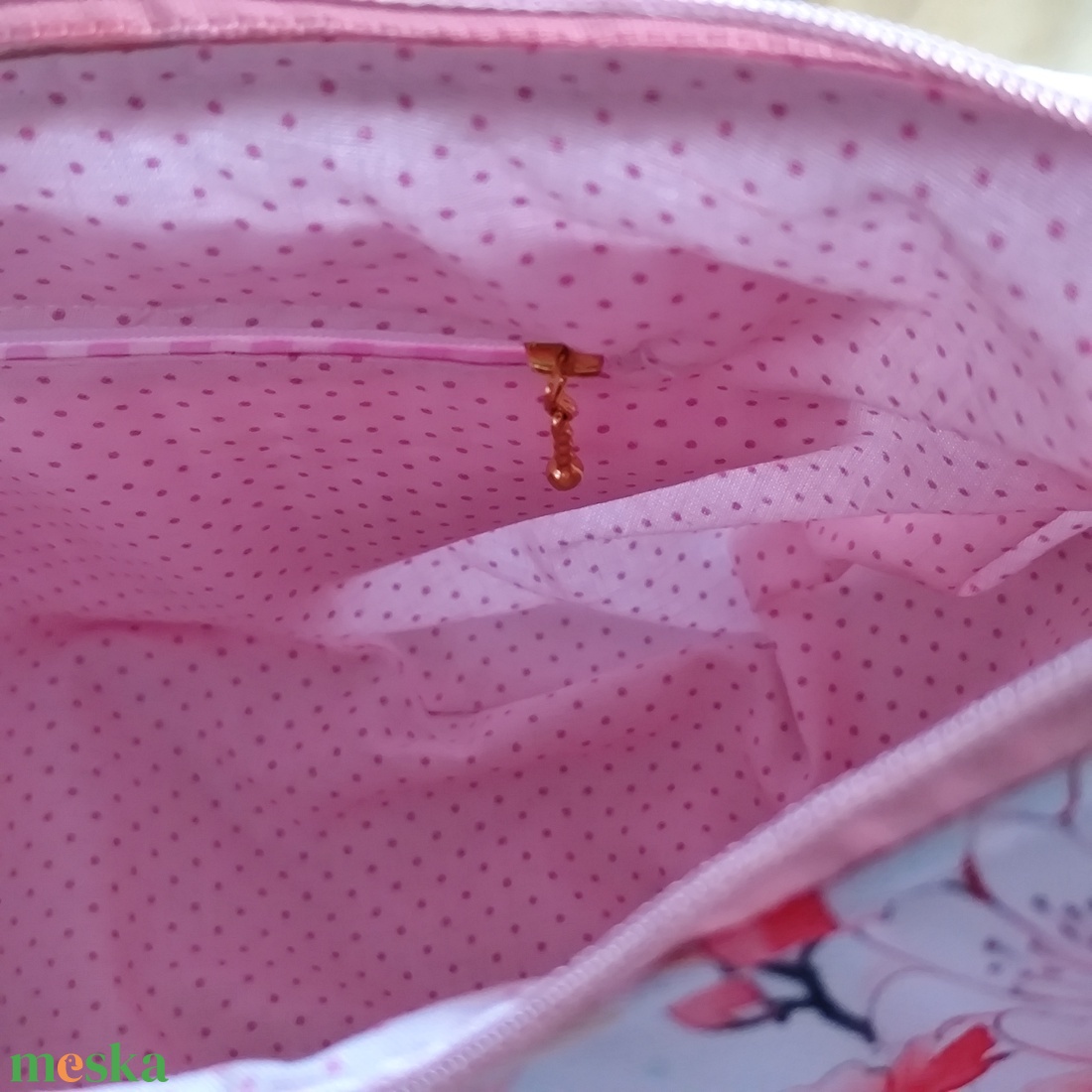 Cseresznyevirágos banántáska kicsit nagyobb - táska & tok - kézitáska & válltáska - vállon átvethető táska - Meska.hu