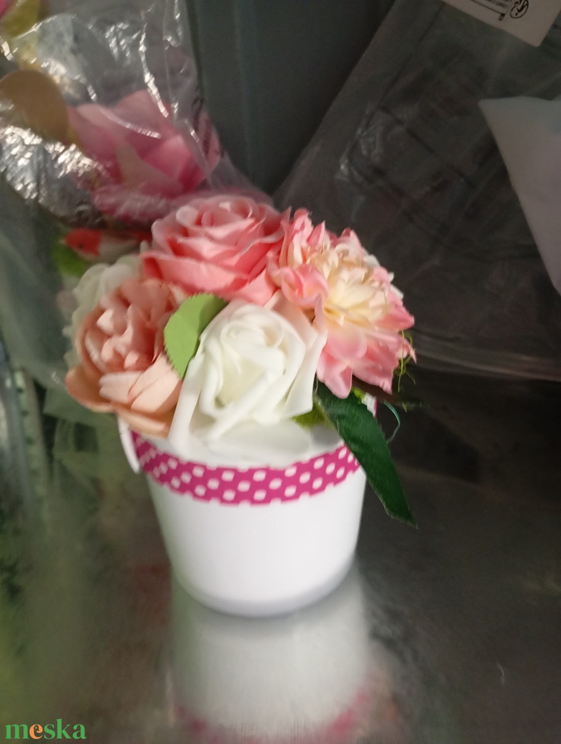 Rózsaszín virágos asztali dísz. - otthon & életmód - dekoráció - asztal és polc dekoráció - asztaldísz - Meska.hu