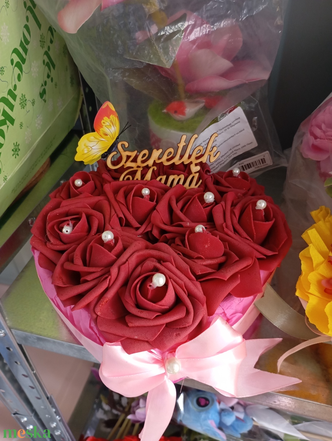 Szív alakú rózsa box Szeretlek Mama felirattal anyák napjára. - otthon & életmód - virágdekoráció - virágok - virágbox - Meska.hu