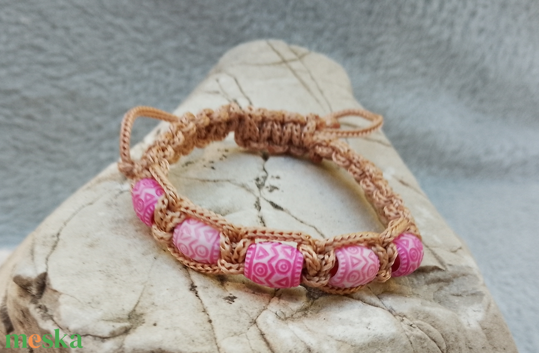 Kis hercegnő macrame karkötő Shamballa záródással - ékszer - karkötő - fonott karkötő - Meska.hu