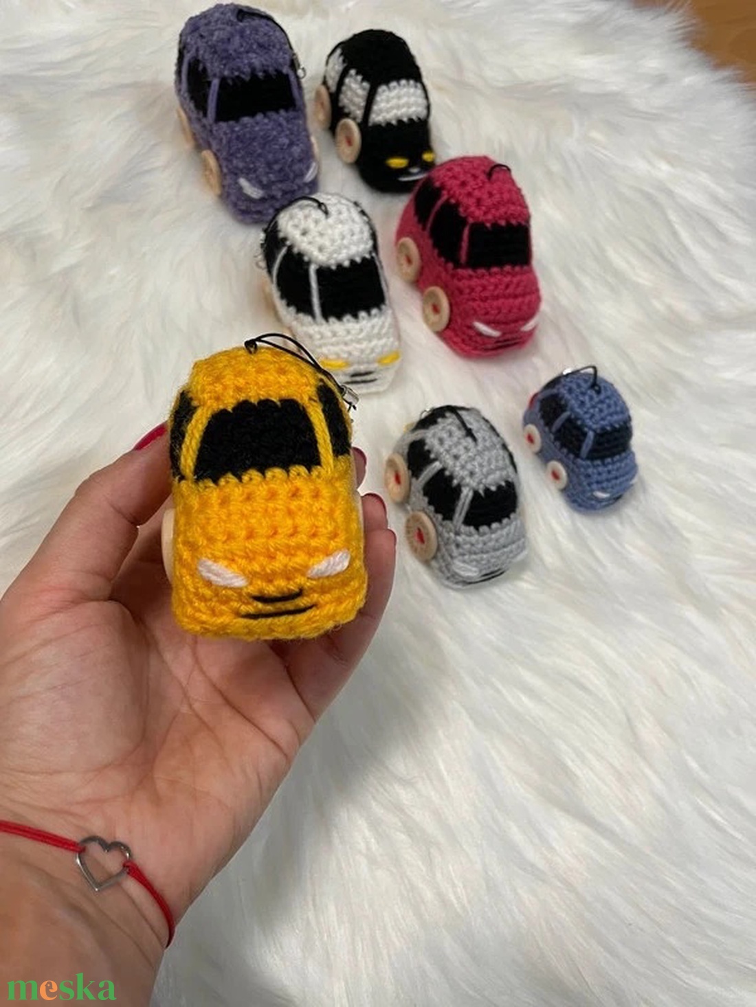 Horgolt autó kulcstartó, sárga - táska & tok - kulcstartó & táskadísz - kulcstartó - Meska.hu