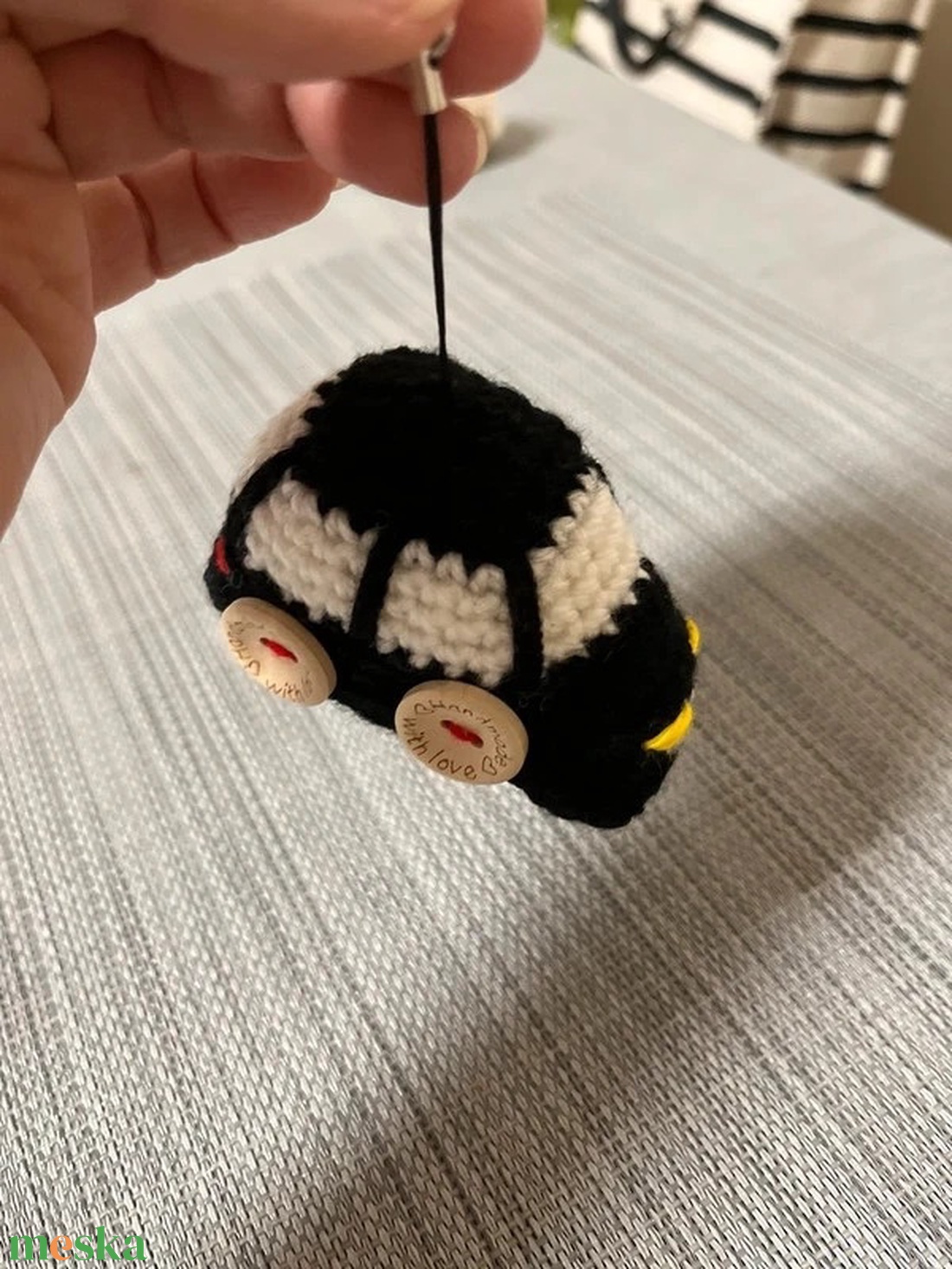 Horgolt autó kulcstartó, fekete - táska & tok - kulcstartó & táskadísz - kulcstartó - Meska.hu