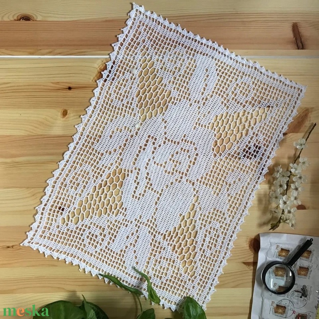 Pamut csipketerítő rózsa mintával � 44 � 32,5 cm - otthon & életmód - lakástextil - abrosz, terítő - díszterítő polcra, komódra - Meska.hu