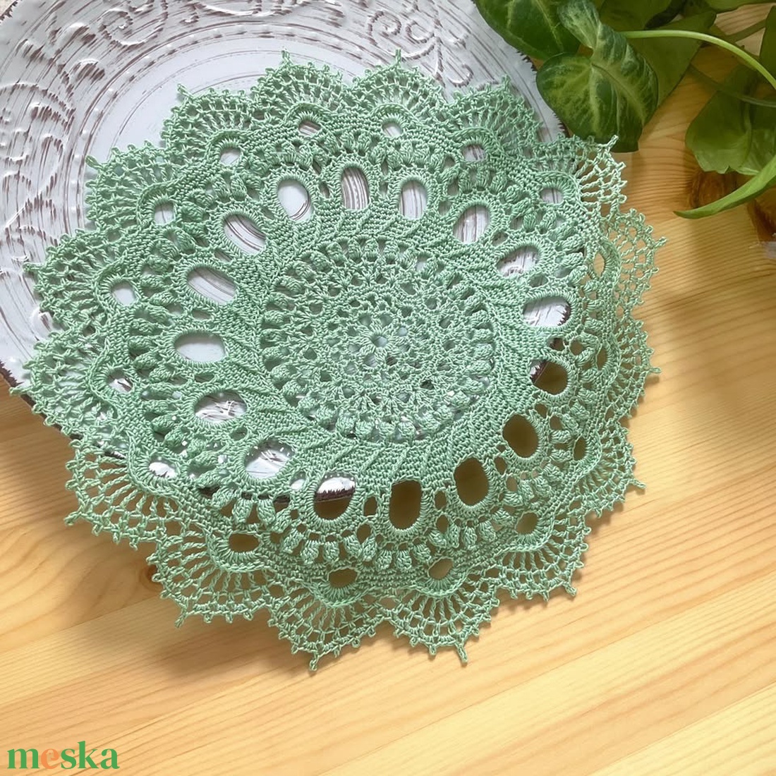 Modern horgolt csipke terítő - mandala 3D elemekkel - otthon & életmód - lakástextil - abrosz, terítő - díszterítő polcra, komódra - Meska.hu