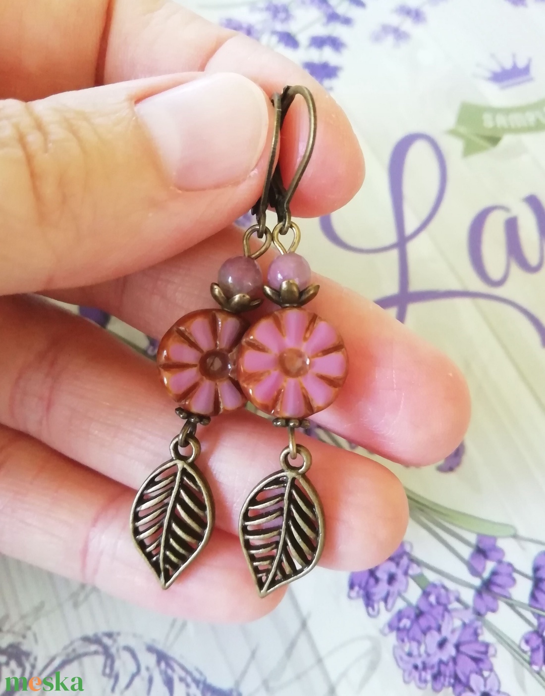 Mályva színű virágos füli turmalin ásvánnyal - ékszer - fülbevaló - lógó fülbevaló - Meska.hu
