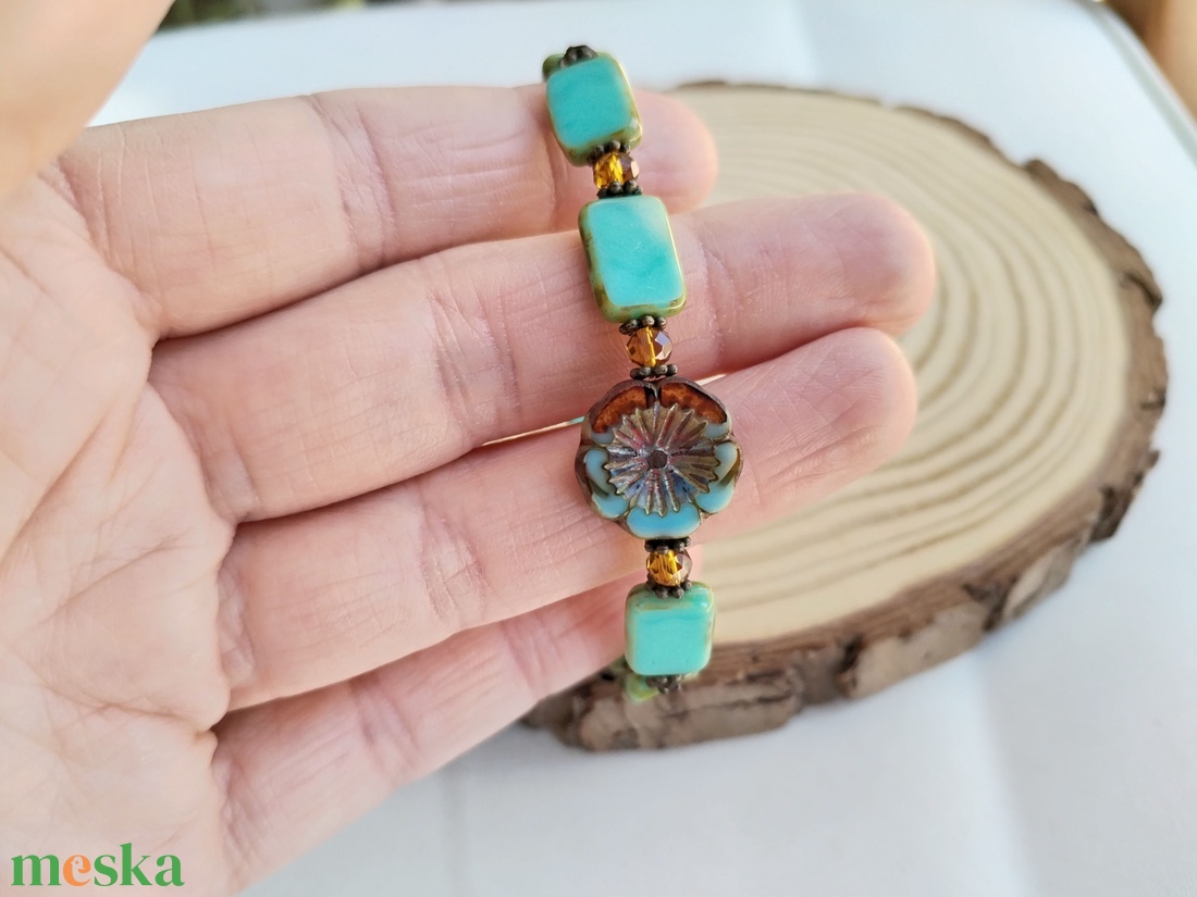 Türkiz virág karkötő - sárga üveggyöngy - ékszer - karkötő - gyöngyös karkötő - Meska.hu