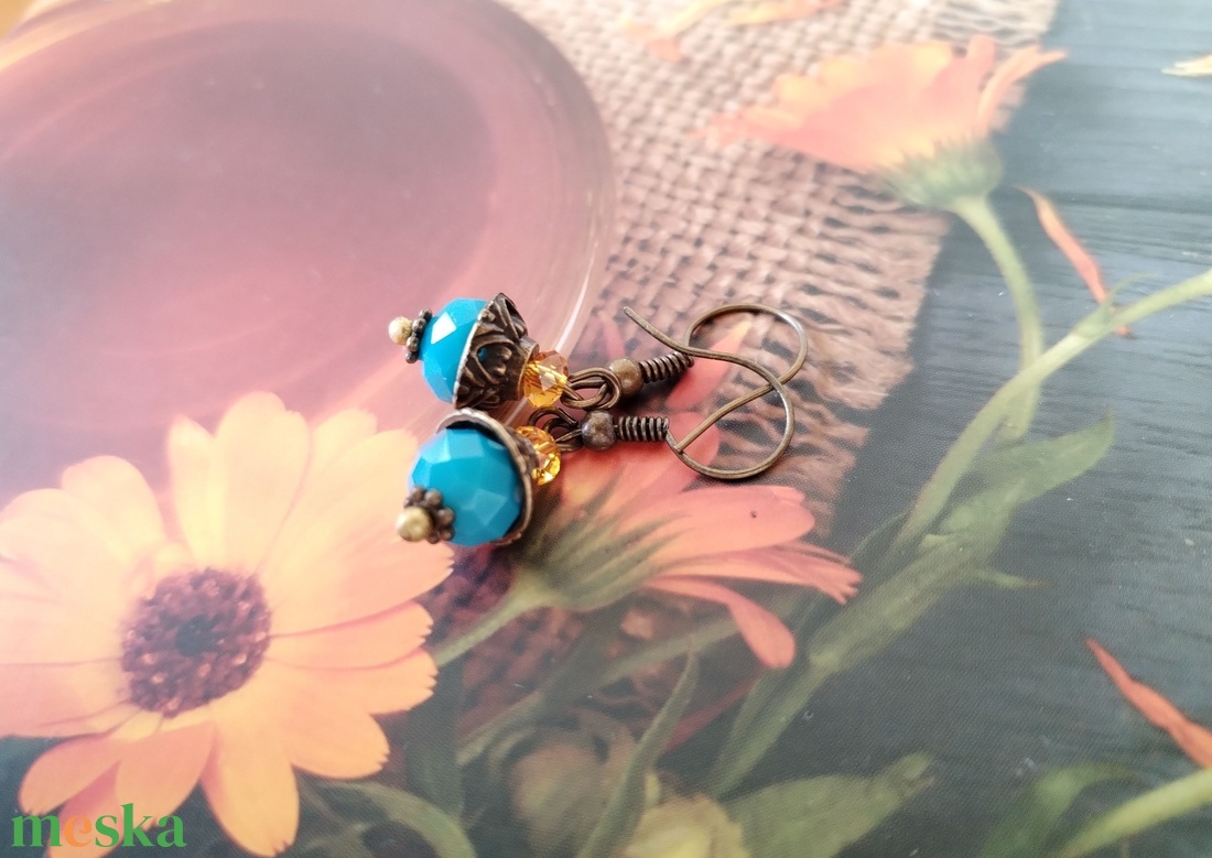 Kék és sárga üveggyöngy fülbevaló - ékszer - fülbevaló - lógó fülbevaló - Meska.hu Kék és sárga üveggyöngy fülbevaló - ékszer - fülbevaló - lógó fülbevaló - Meska.hu