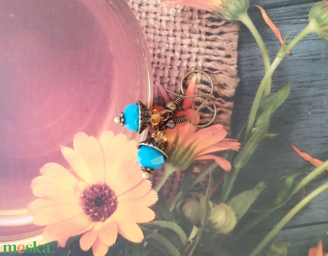 Kék és sárga üveggyöngy fülbevaló - ékszer - fülbevaló - lógó fülbevaló - Meska.hu Kék és sárga üveggyöngy fülbevaló - ékszer - fülbevaló - lógó fülbevaló - Meska.hu