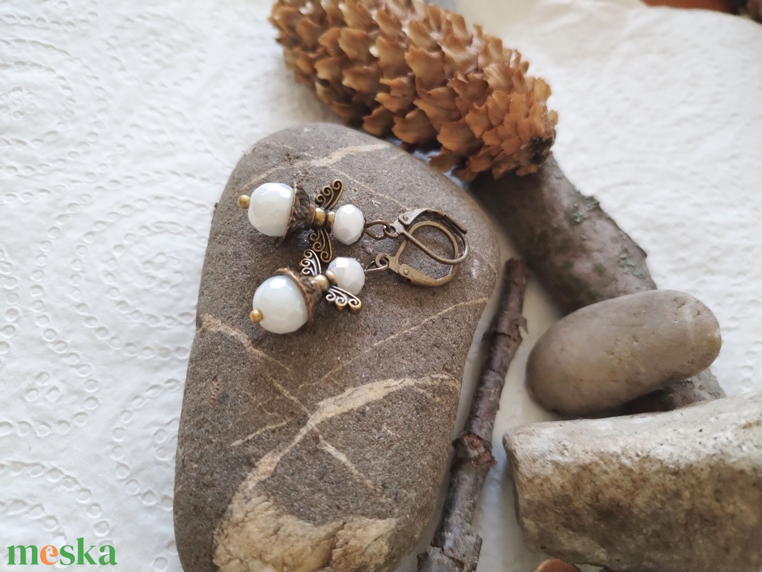 Angyal fülbevaló #1 - fehér üveggyöngy - ékszer - fülbevaló - lógó fülbevaló - Meska.hu