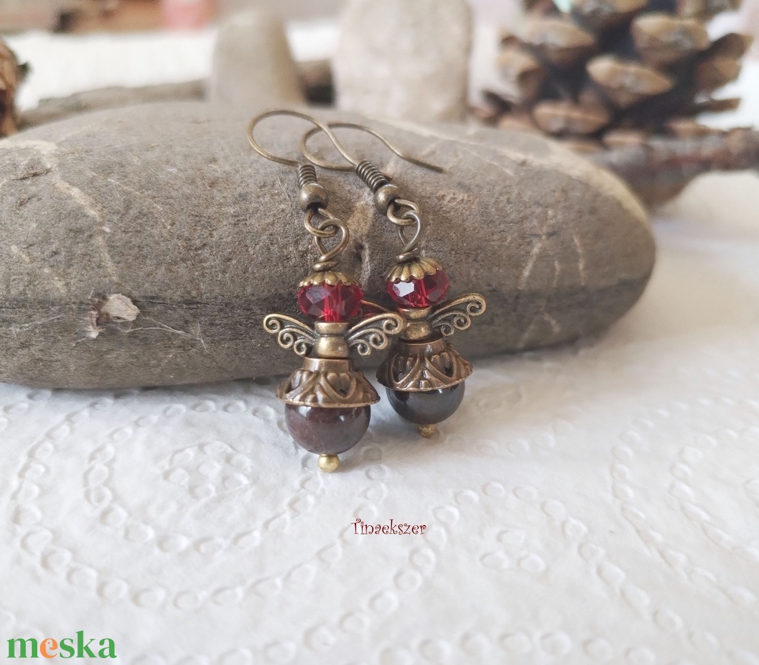 Angyal fülbevaló #2 - bordó gránát és üveggyöngy - ékszer - fülbevaló - lógó fülbevaló - Meska.hu