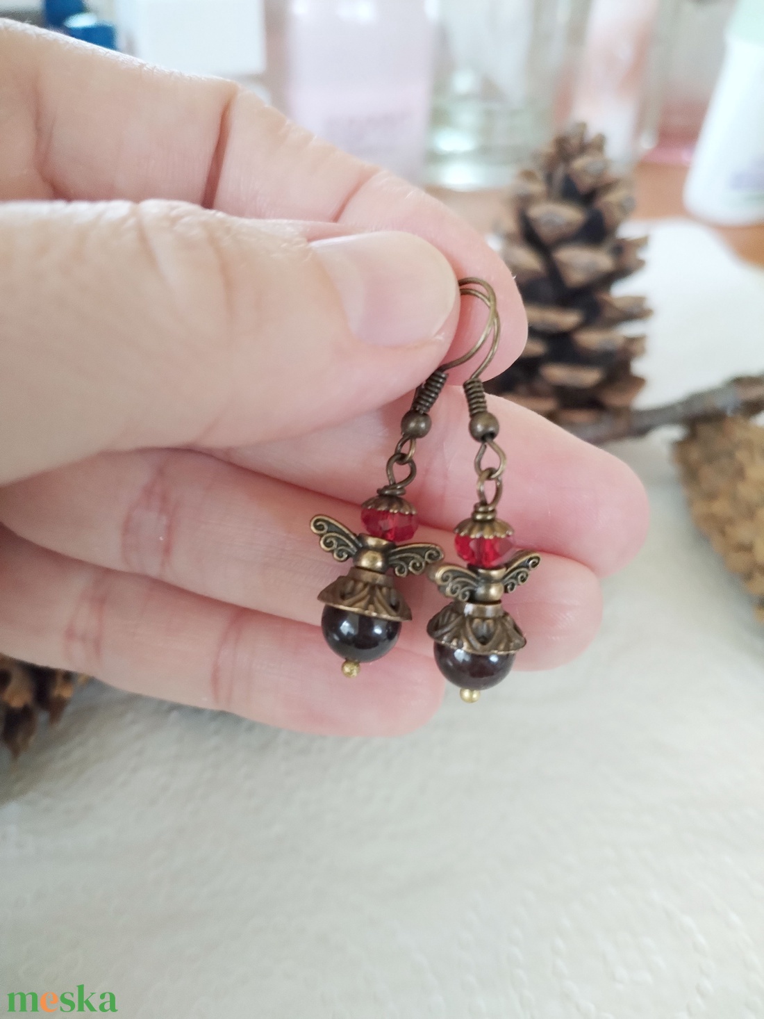 Angyal fülbevaló #2 - bordó gránát és üveggyöngy - ékszer - fülbevaló - lógó fülbevaló - Meska.hu