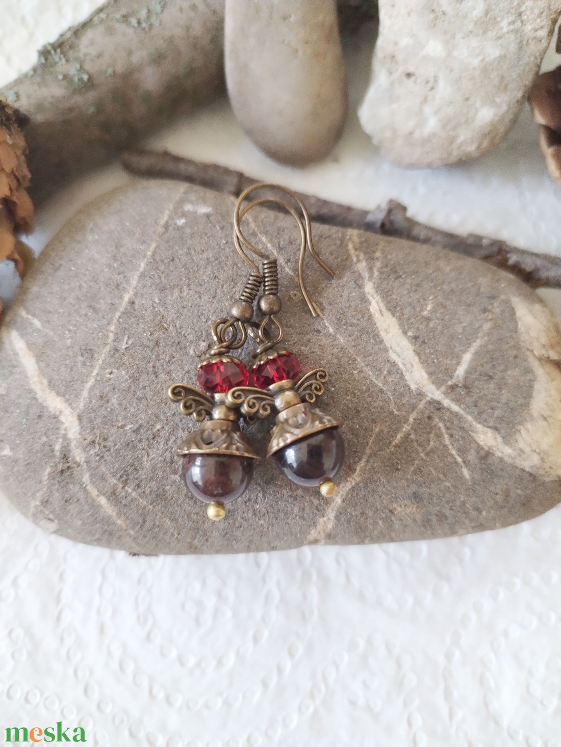 Angyal fülbevaló #2 - bordó gránát és üveggyöngy - ékszer - fülbevaló - lógó fülbevaló - Meska.hu