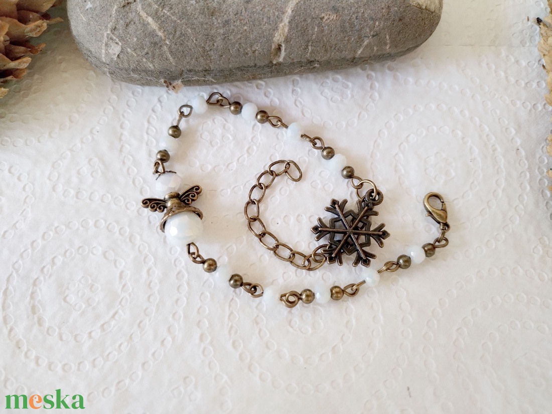 Angyal karkötő #1 - fehér üveggyöngy, bronz hópehely - ékszer - karkötő - gyöngyös karkötő - Meska.hu