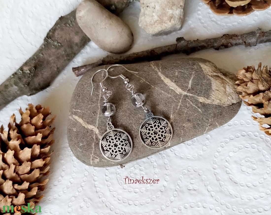 Hópehely acél fülbevaló - hegyikristály ásvánnyal - ékszer - fülbevaló - lógó fülbevaló - Meska.hu