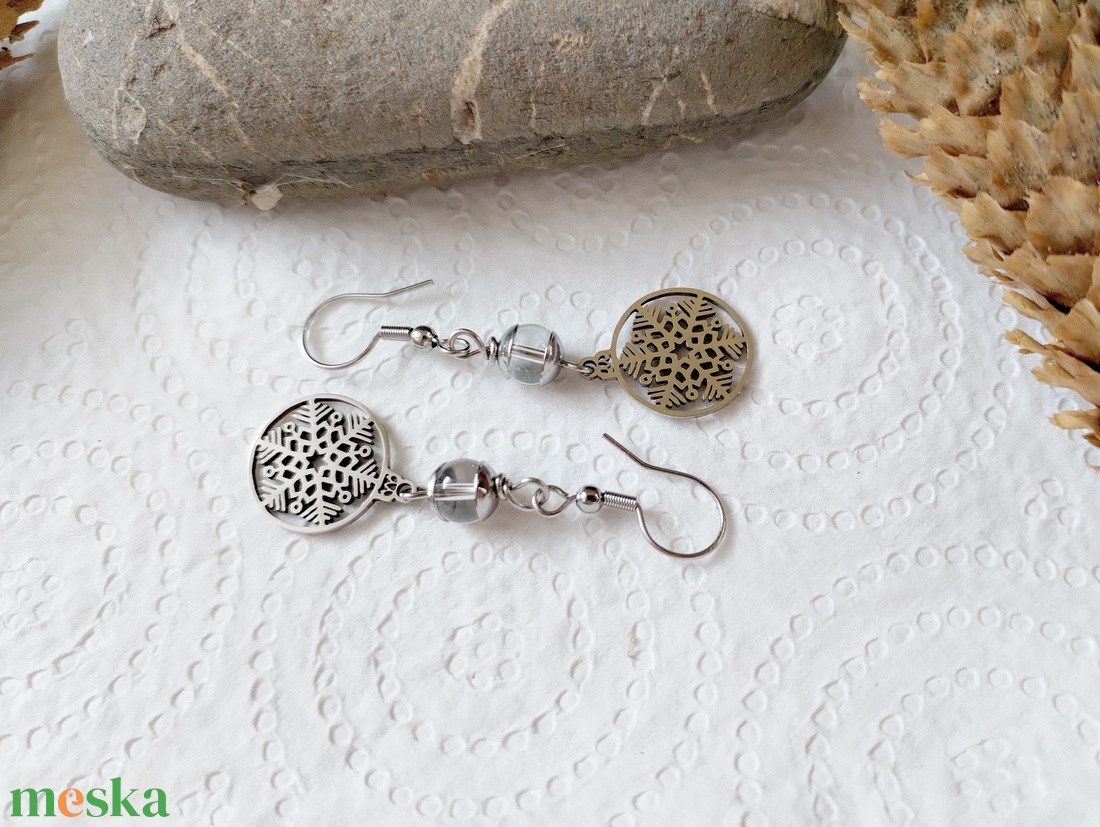 Hópehely acél fülbevaló - hegyikristály ásvánnyal - ékszer - fülbevaló - lógó fülbevaló - Meska.hu