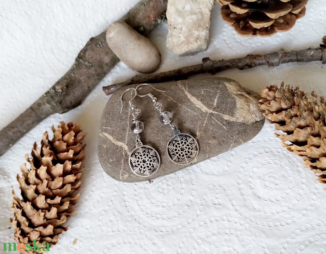 Hópehely acél fülbevaló - hegyikristály ásvánnyal - ékszer - fülbevaló - lógó fülbevaló - Meska.hu