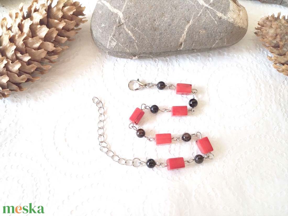 Korall és gránát acél karkötő - ékszer - karkötő - ásványkarkötő - Meska.hu