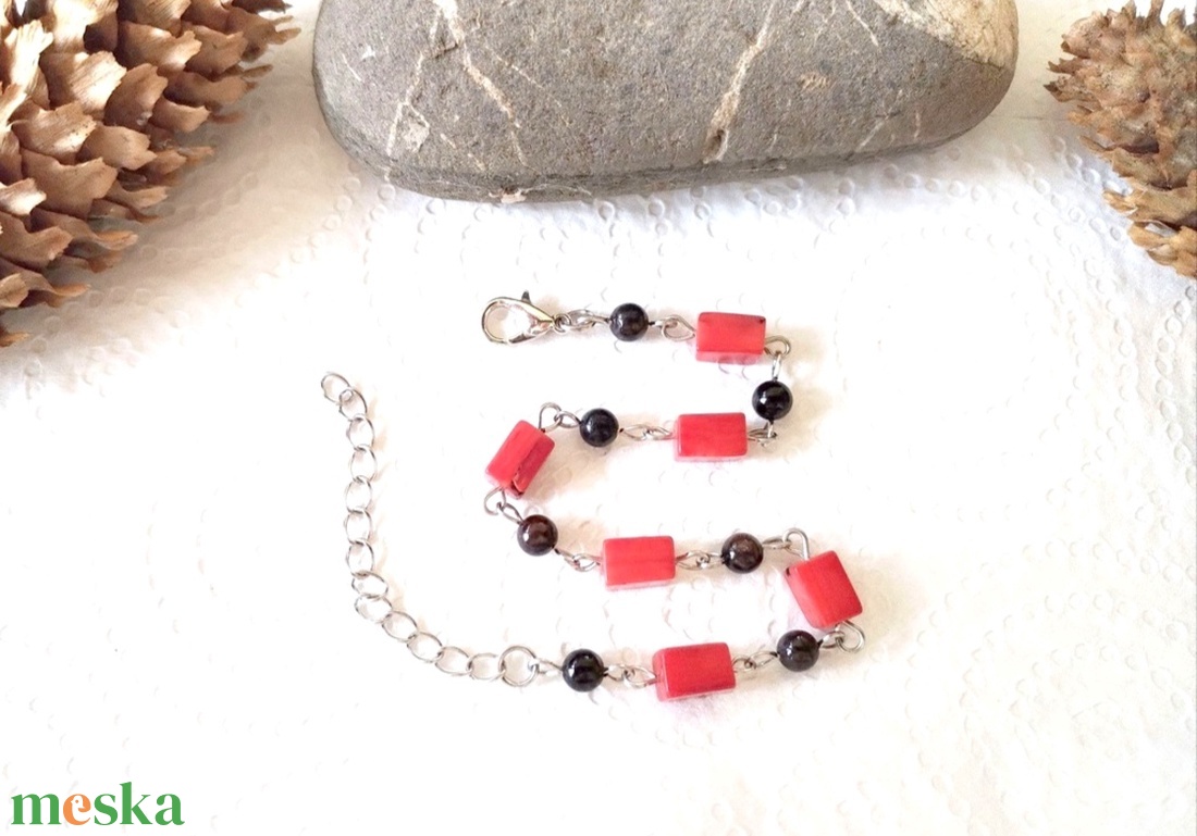 Korall és gránát acél karkötő - ékszer - karkötő - ásványkarkötő - Meska.hu