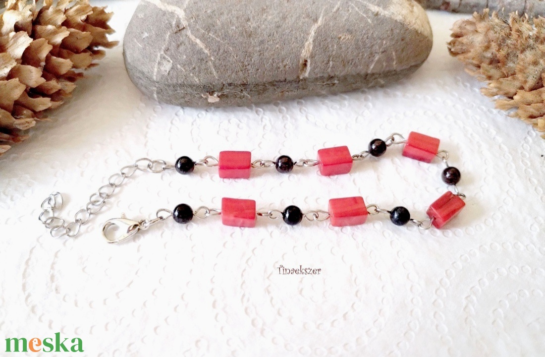 Korall és gránát acél karkötő - ékszer - karkötő - ásványkarkötő - Meska.hu