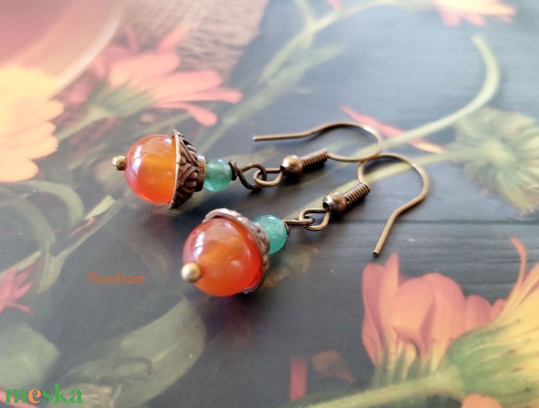 Karneol és aventurin fülbevaló - narancssárga karneol és zöld aventurin - ékszer - fülbevaló - lógó fülbevaló - Meska.hu