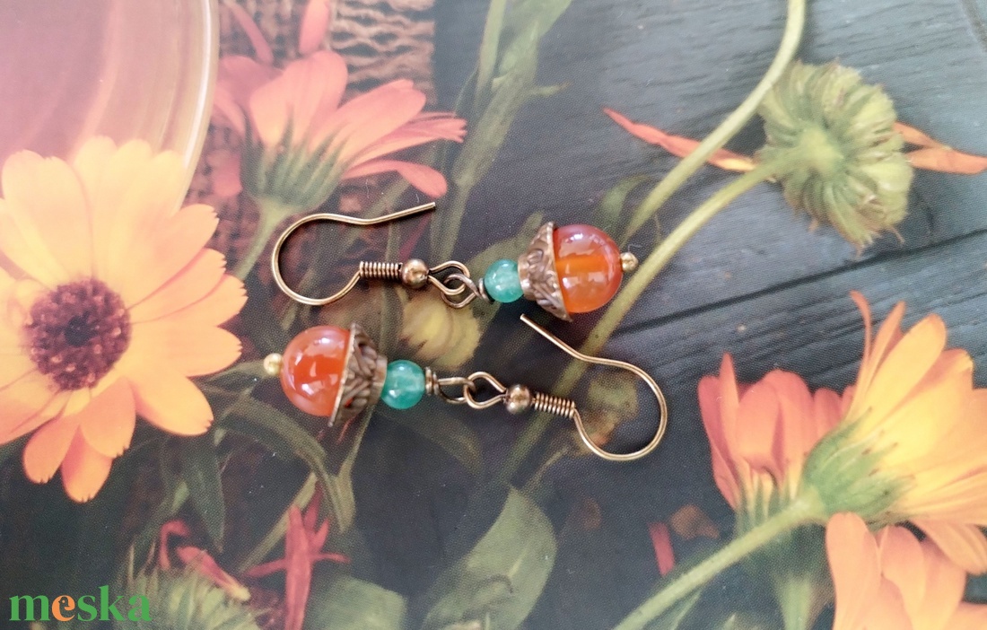 Karneol és aventurin fülbevaló - narancssárga karneol és zöld aventurin - ékszer - fülbevaló - lógó fülbevaló - Meska.hu