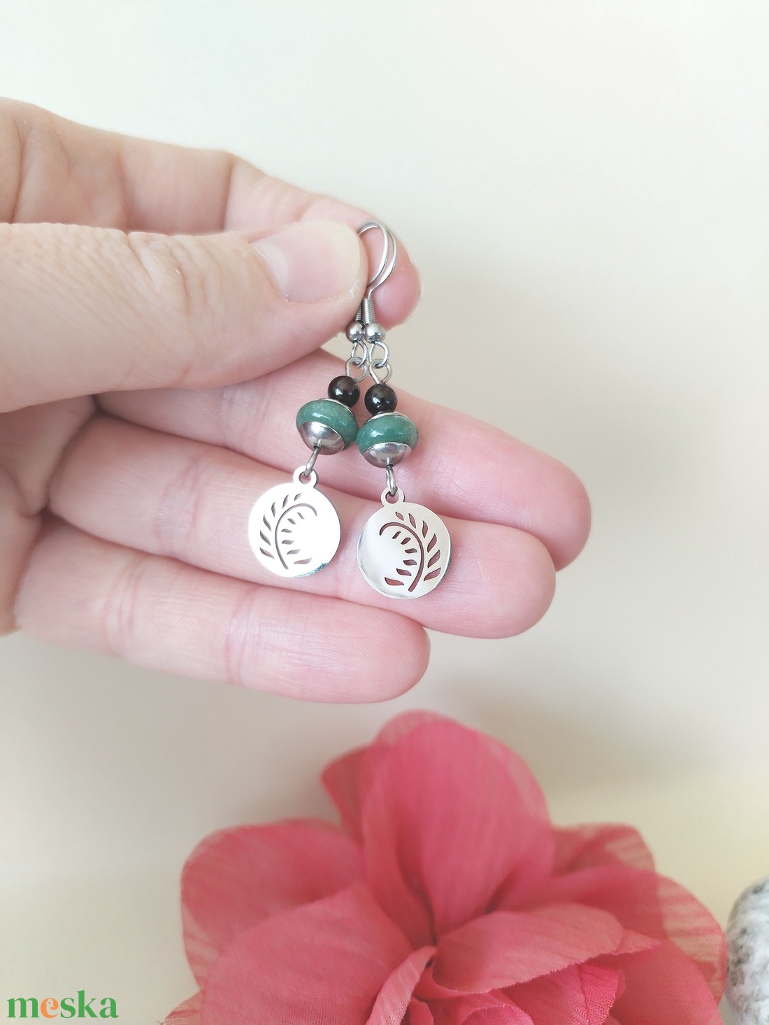 Acél páfrány fülbevaló - bordó gránát és zöld aventurin - ékszer - fülbevaló - lógó fülbevaló - Meska.hu